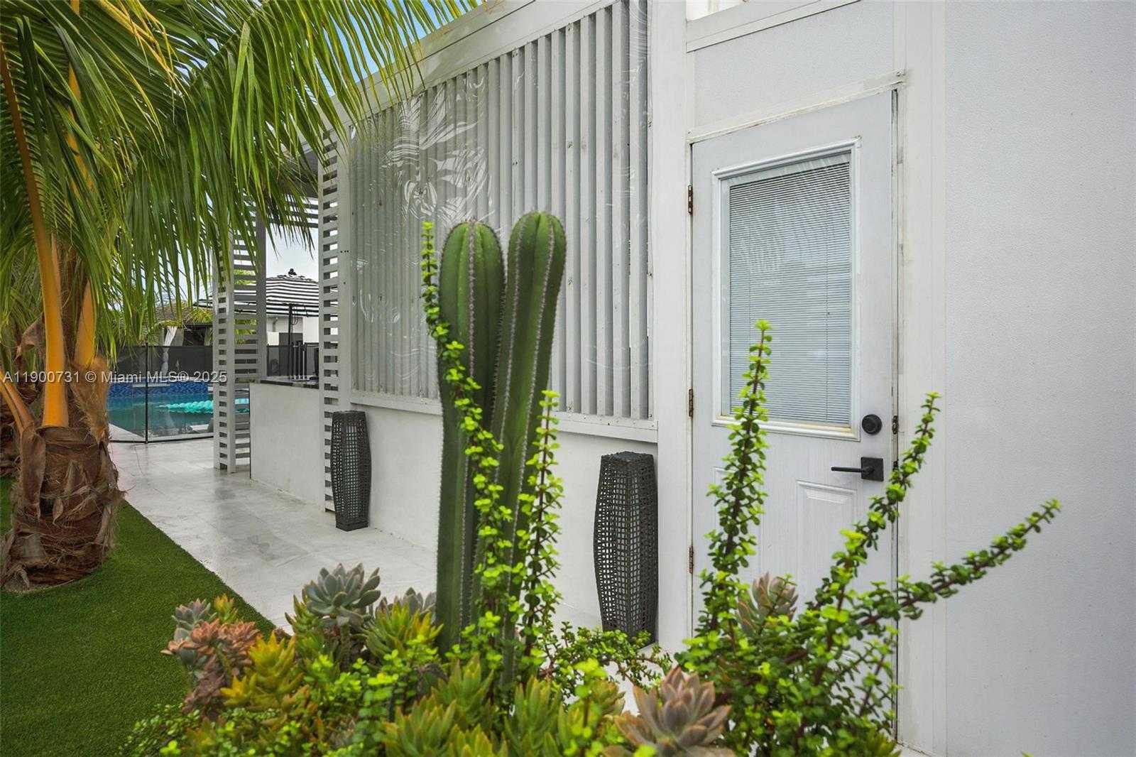 Small Image of 19302 SOUTH WEST 132ND PATH, Miami Number 69