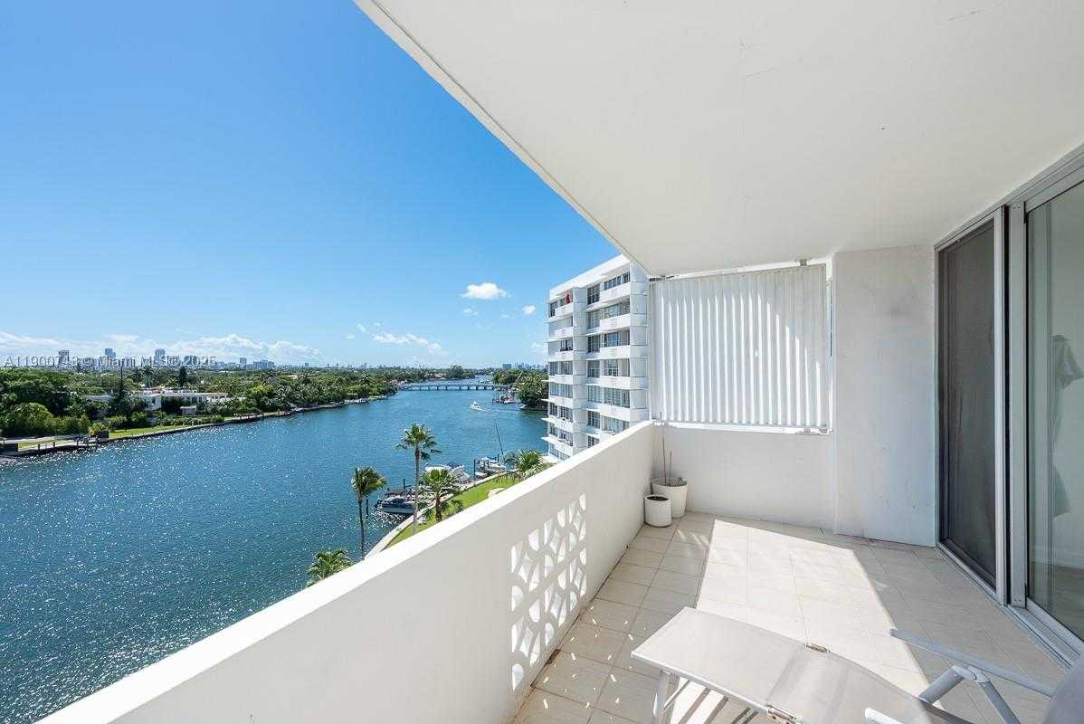 Small Image of 9101 EAST BAY HARBOR DR #701, Bay Harbor Islands Number 13