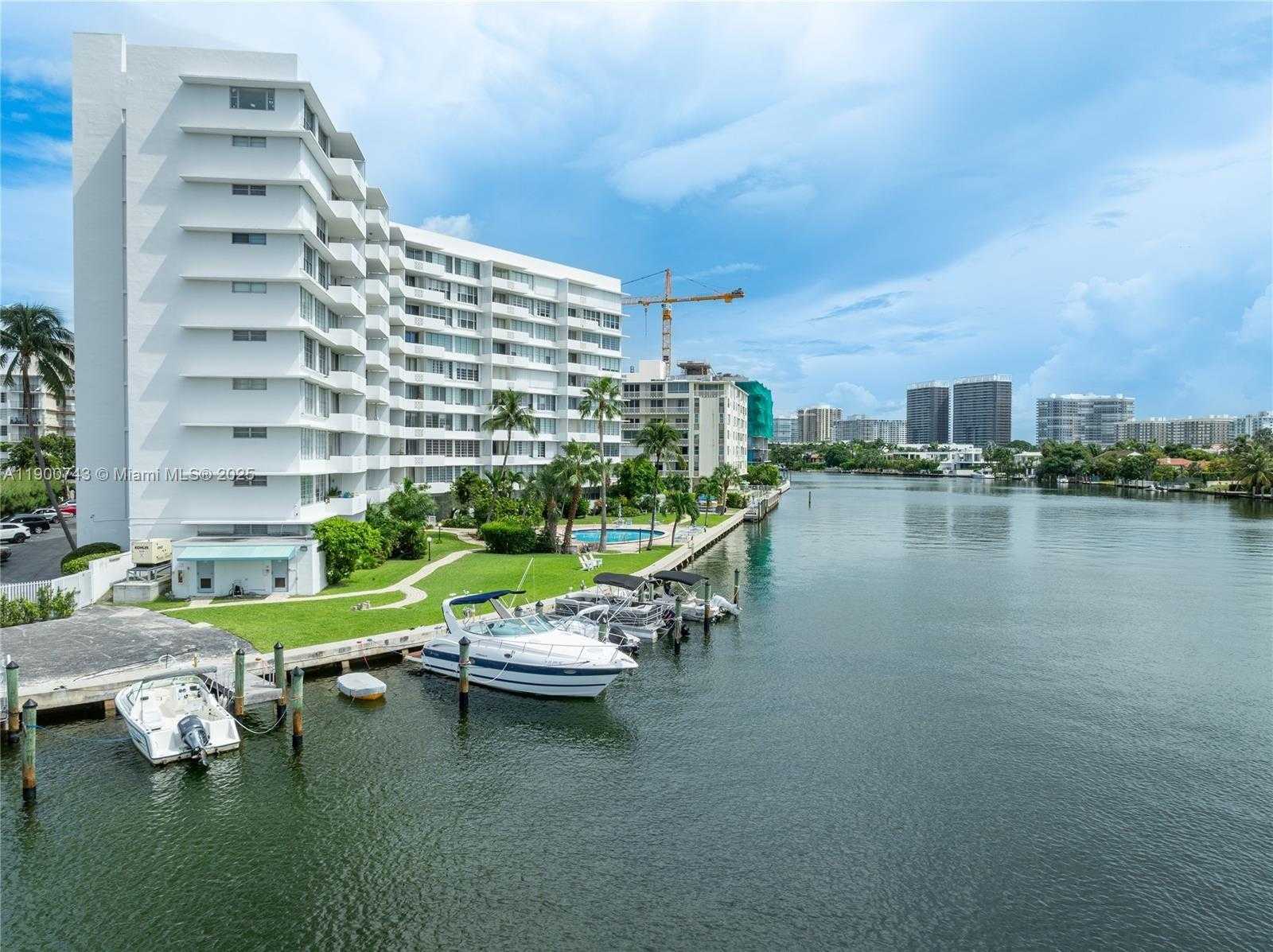 Small Image of 9101 EAST BAY HARBOR DR #701, Bay Harbor Islands Number 18