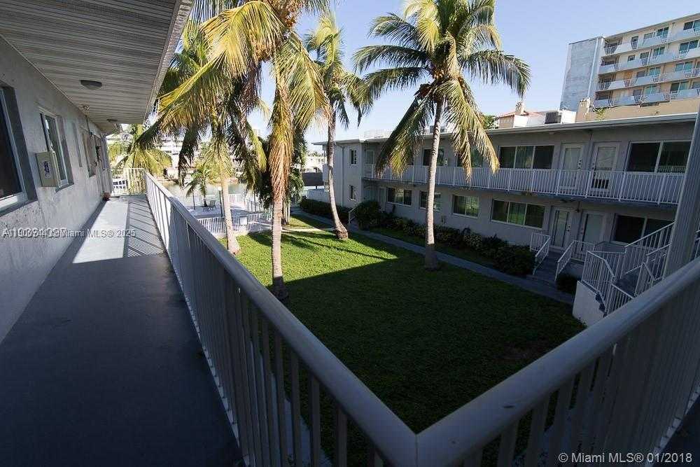 Small Image of 7207 BAY DR #19, Miami Beach Number 17