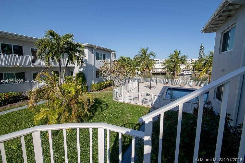 Small Image of 7207 BAY DR #19, Miami Beach Number 21