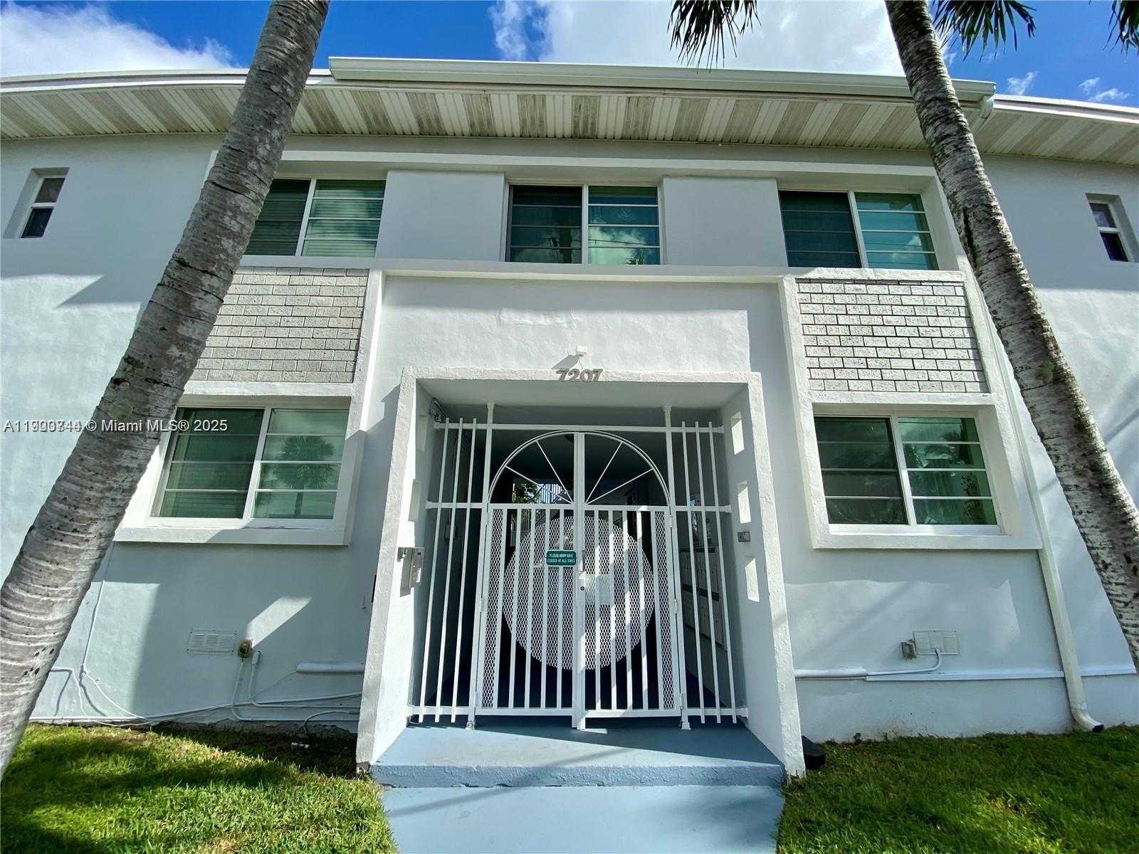 Small Image of 7207 BAY DR #19, Miami Beach Number 24
