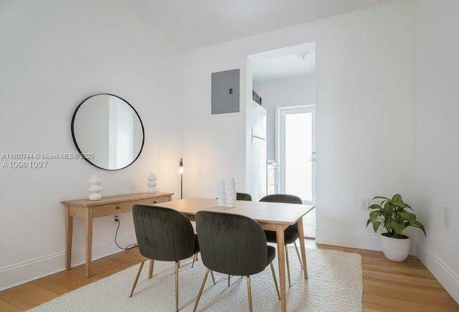 Small Image of 7207 BAY DR #19, Miami Beach Number 6