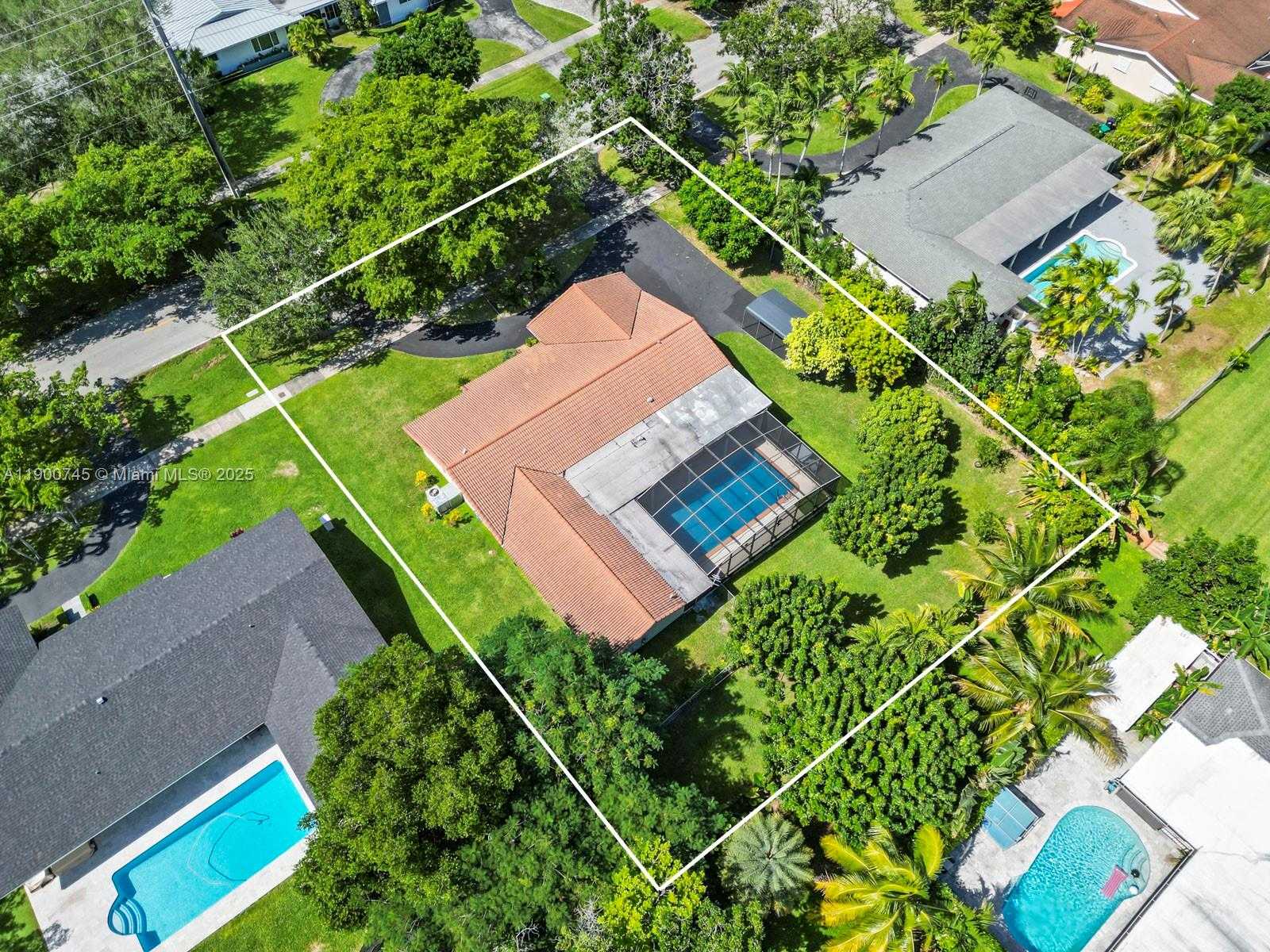 Small Image of 17223 SOUTH WEST 87TH AVE, Palmetto Bay Number 2