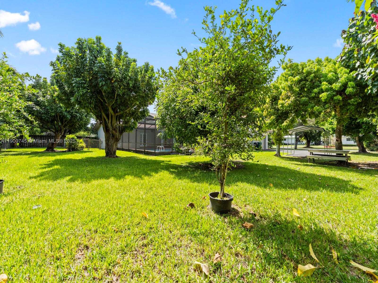 Small Image of 17223 SOUTH WEST 87TH AVE, Palmetto Bay Number 37