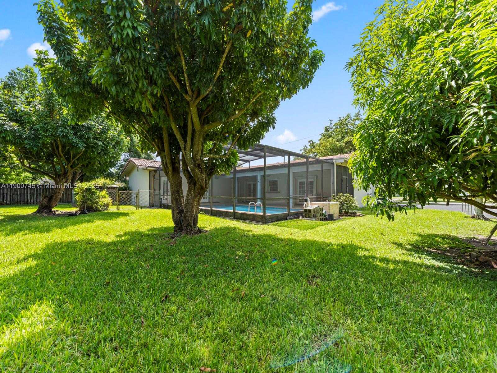 Small Image of 17223 SOUTH WEST 87TH AVE, Palmetto Bay Number 39
