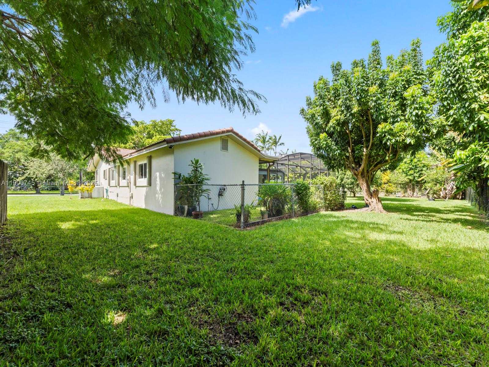 Small Image of 17223 SOUTH WEST 87TH AVE, Palmetto Bay Number 40