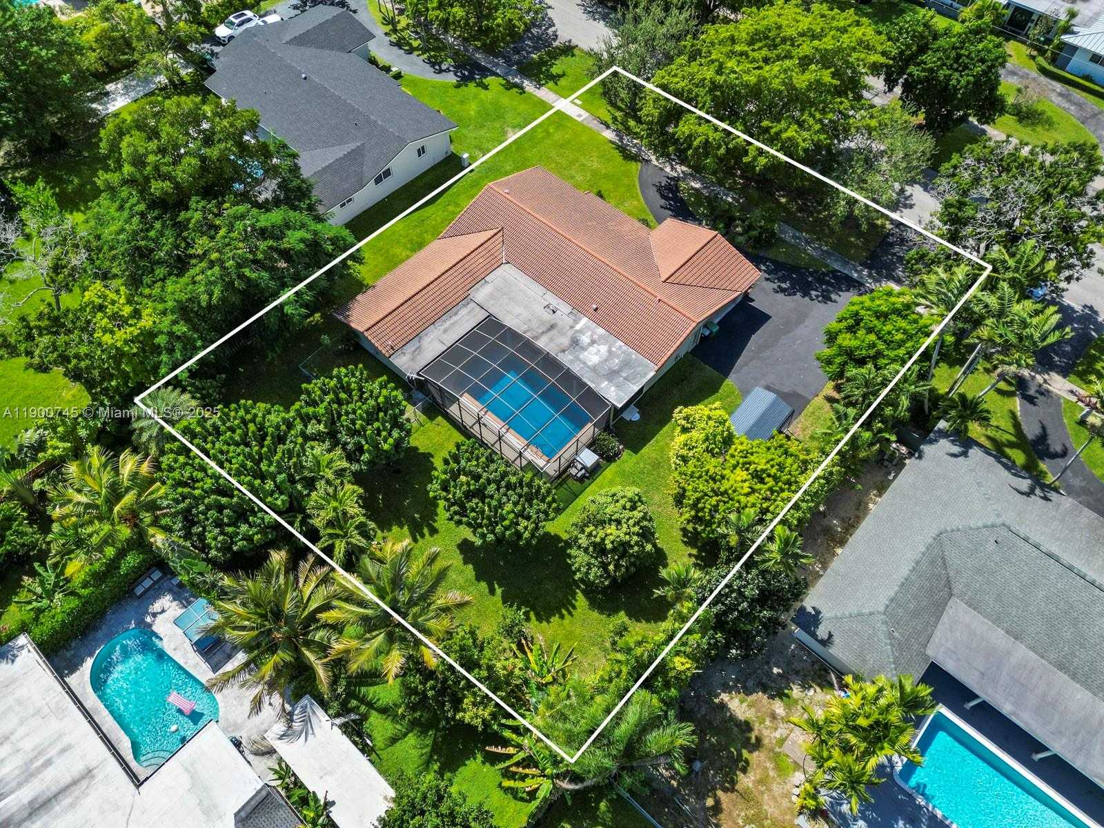 Small Image of 17223 SOUTH WEST 87TH AVE, Palmetto Bay Number 43