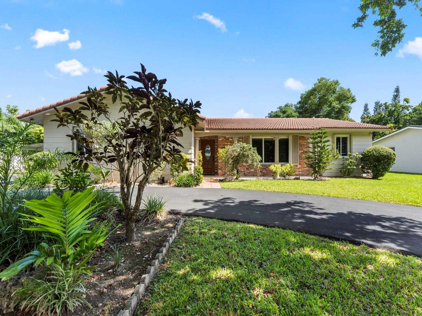 Small Image of 17223 SOUTH WEST 87TH AVE, Palmetto Bay Number 48