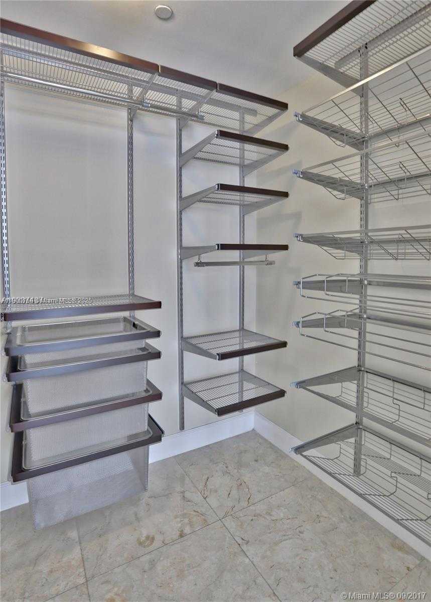 Small Image of 495 BRICKELL AVE #2010, Miami Number 9