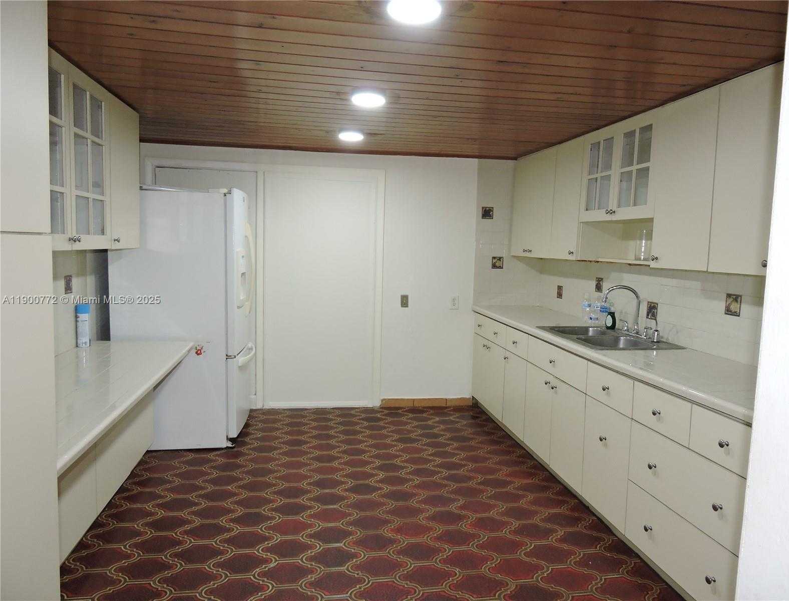 Small Image of 681 NORTH EAST 3RD PL #1, Hialeah Number 3