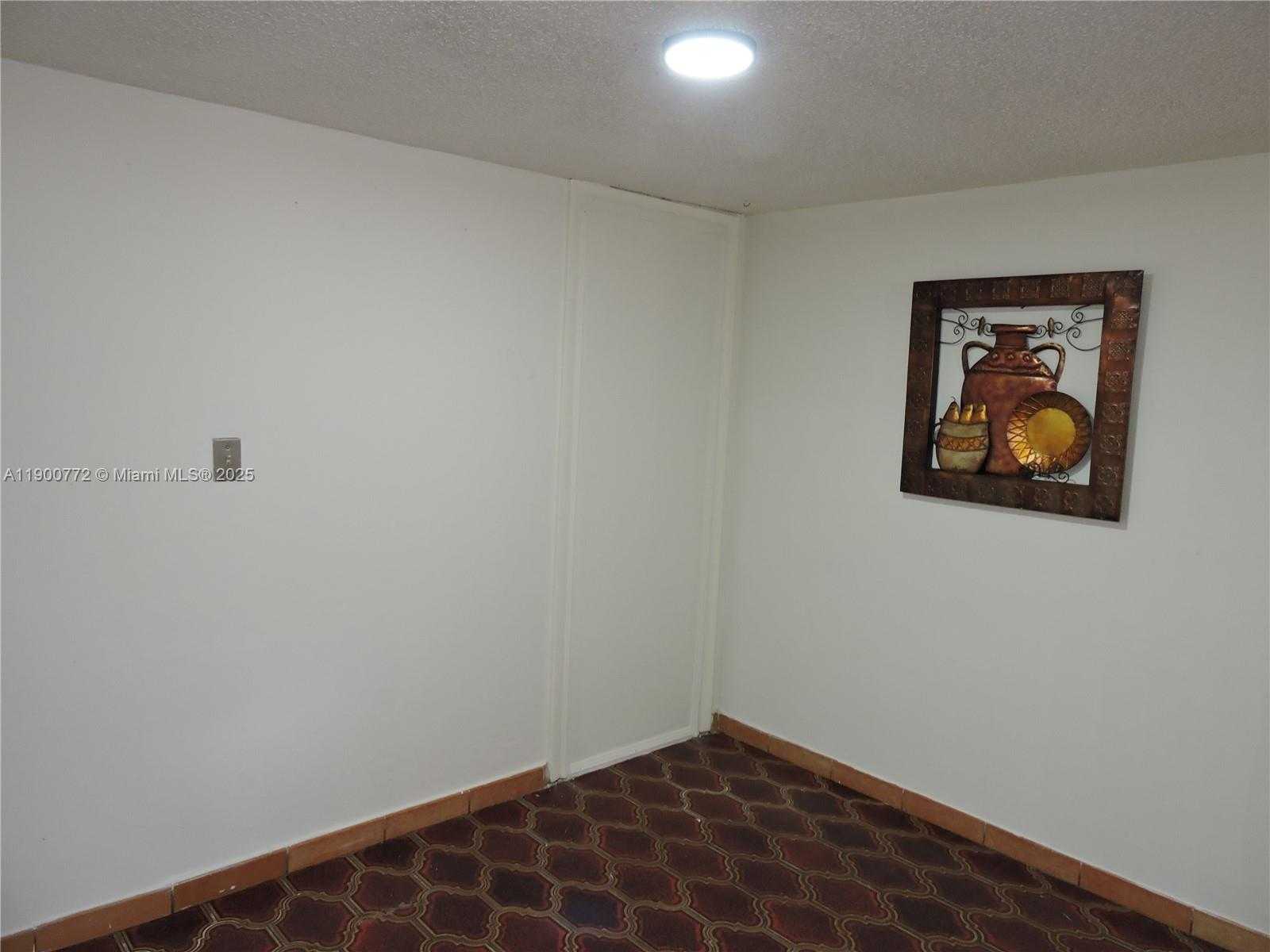 Small Image of 681 NORTH EAST 3RD PL #1, Hialeah Number 5