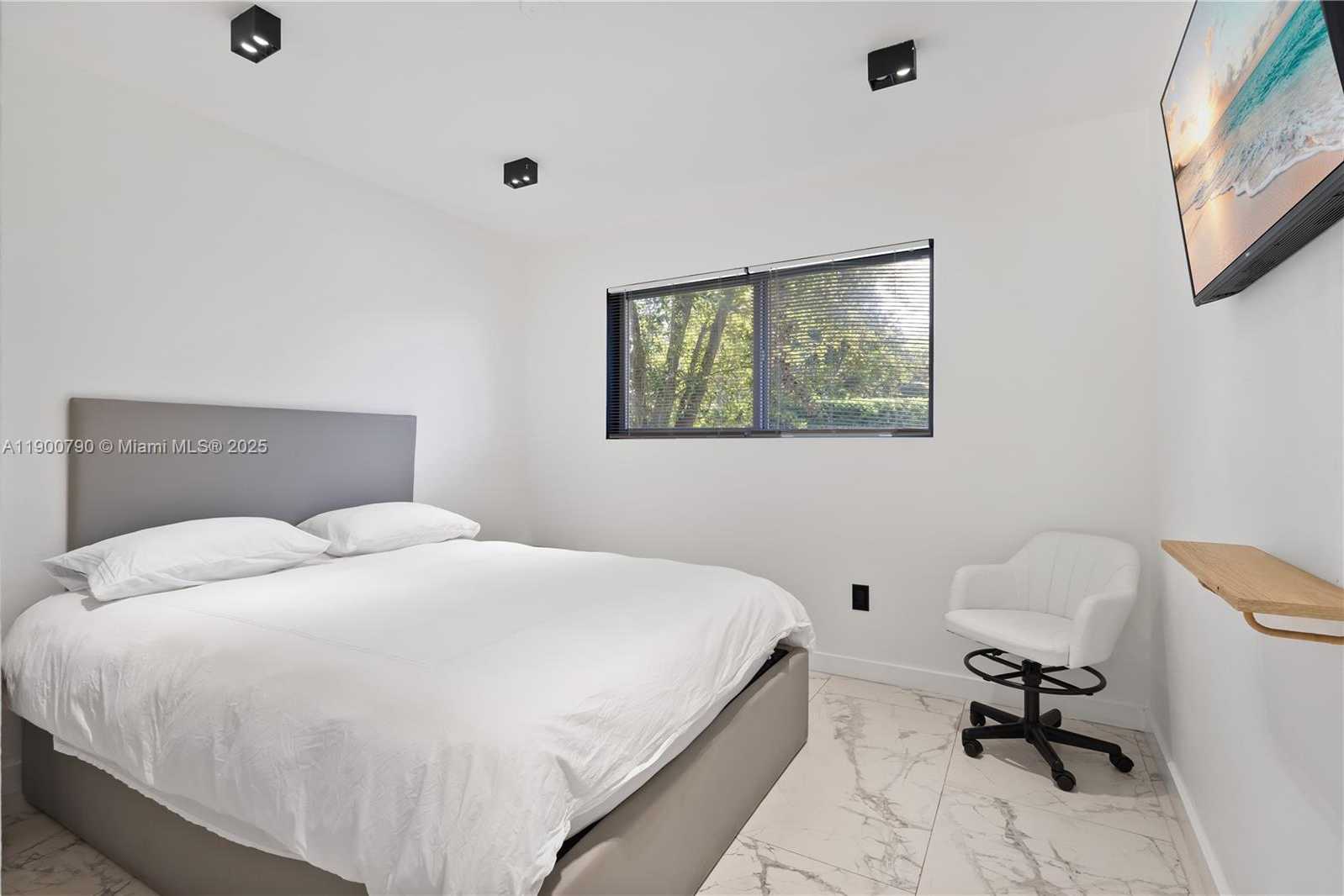 Small Image of 270 NORTH WEST 50TH ST, Miami Number 22