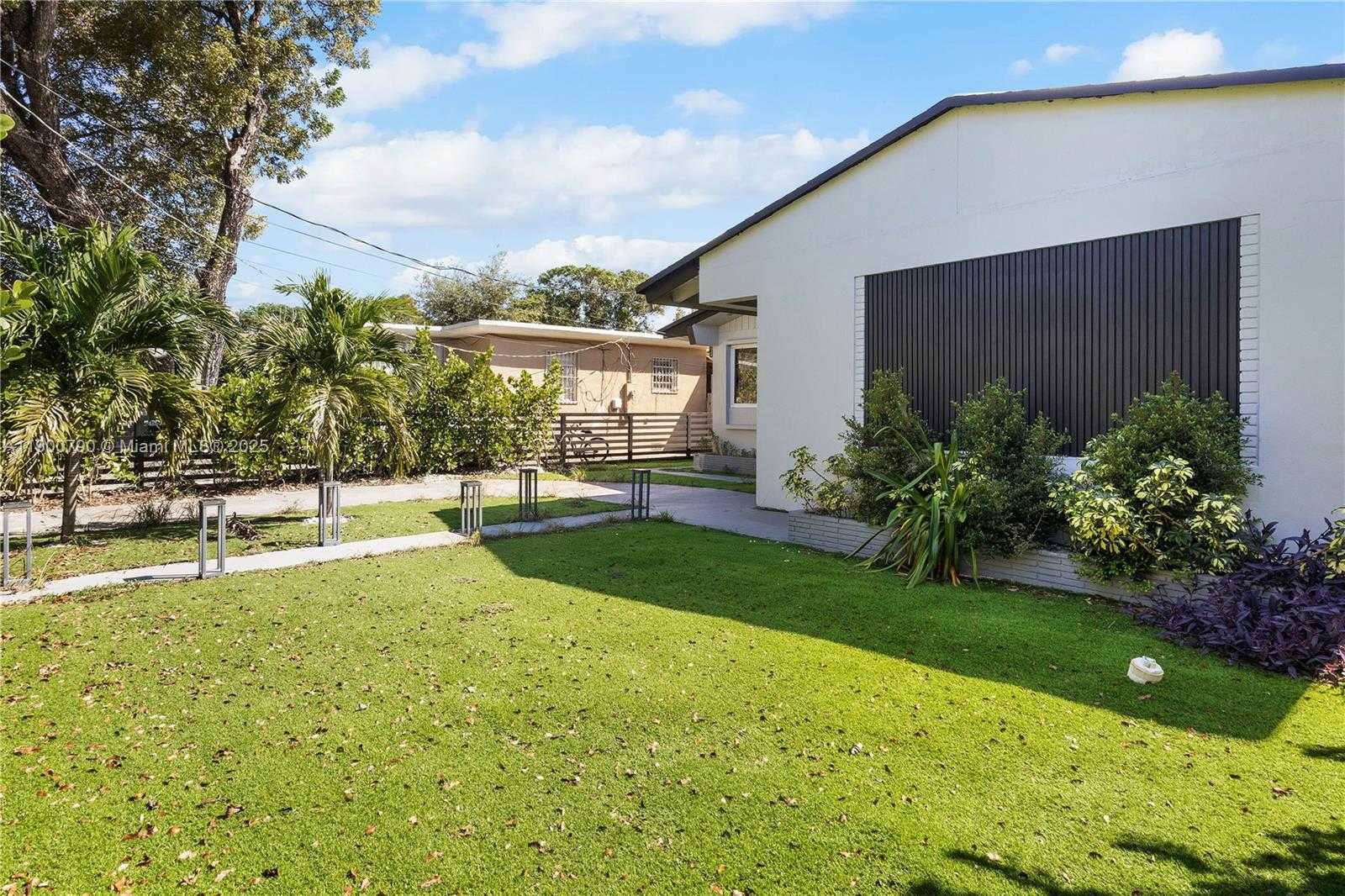 Small Image of 270 NORTH WEST 50TH ST, Miami Number 27