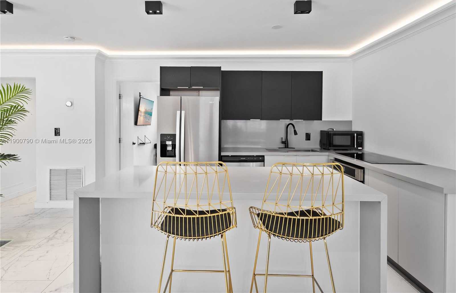 Small Image of 270 NORTH WEST 50TH ST, Miami Number 4