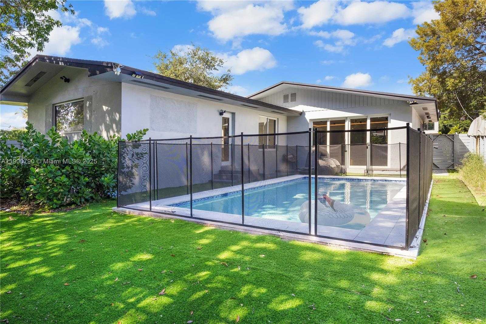 Small Image of 270 NORTH WEST 50TH ST, Miami Number 6