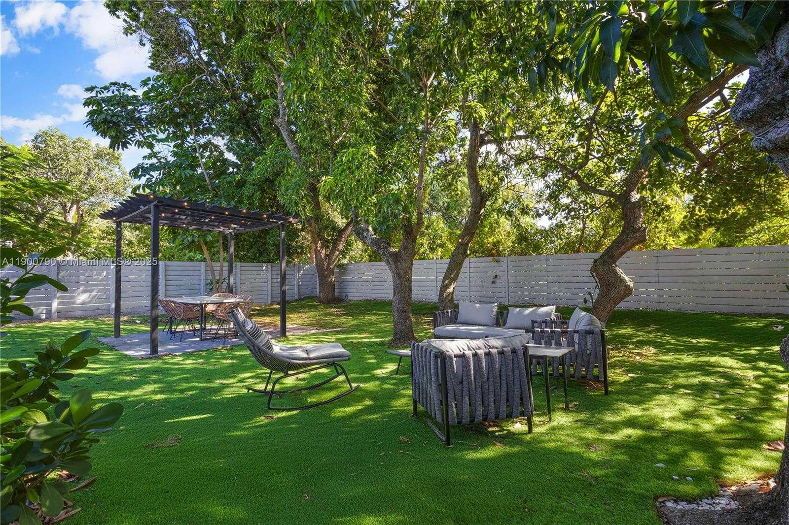 Small Image of 270 NORTH WEST 50TH ST, Miami Number 7