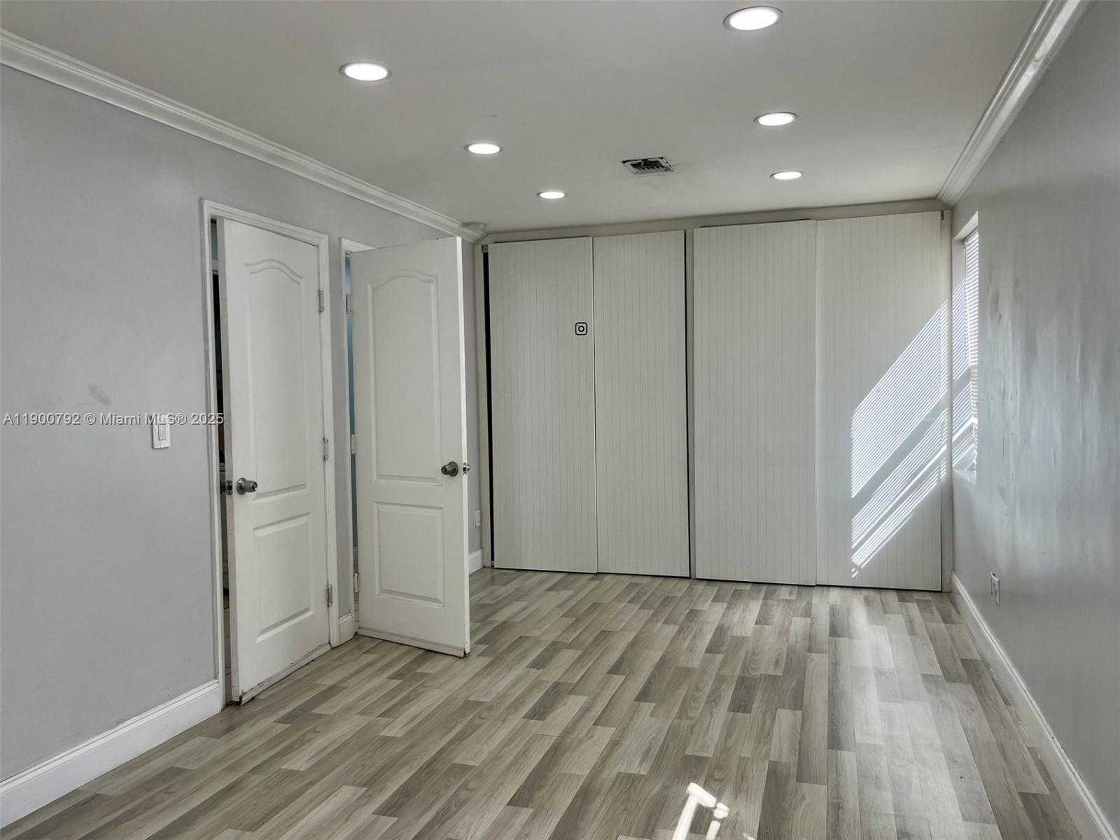 Small Image of 4010 SOUTH WEST 112TH AVE, Miami Number 11