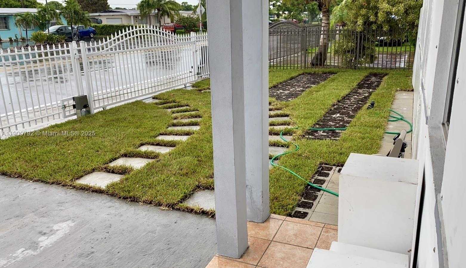 Small Image of 4010 SOUTH WEST 112TH AVE, Miami Number 2
