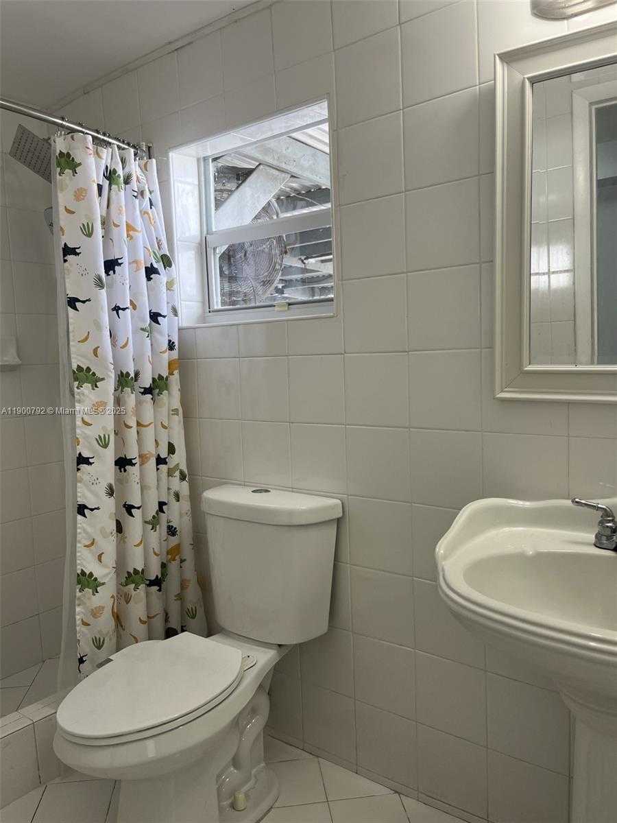 Small Image of 4010 SOUTH WEST 112TH AVE, Miami Number 7