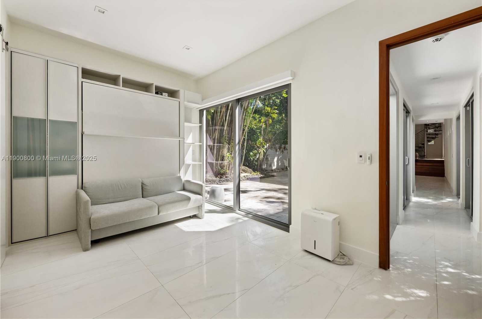Small Image of 2205 OVERBROOK ST, Miami Number 20