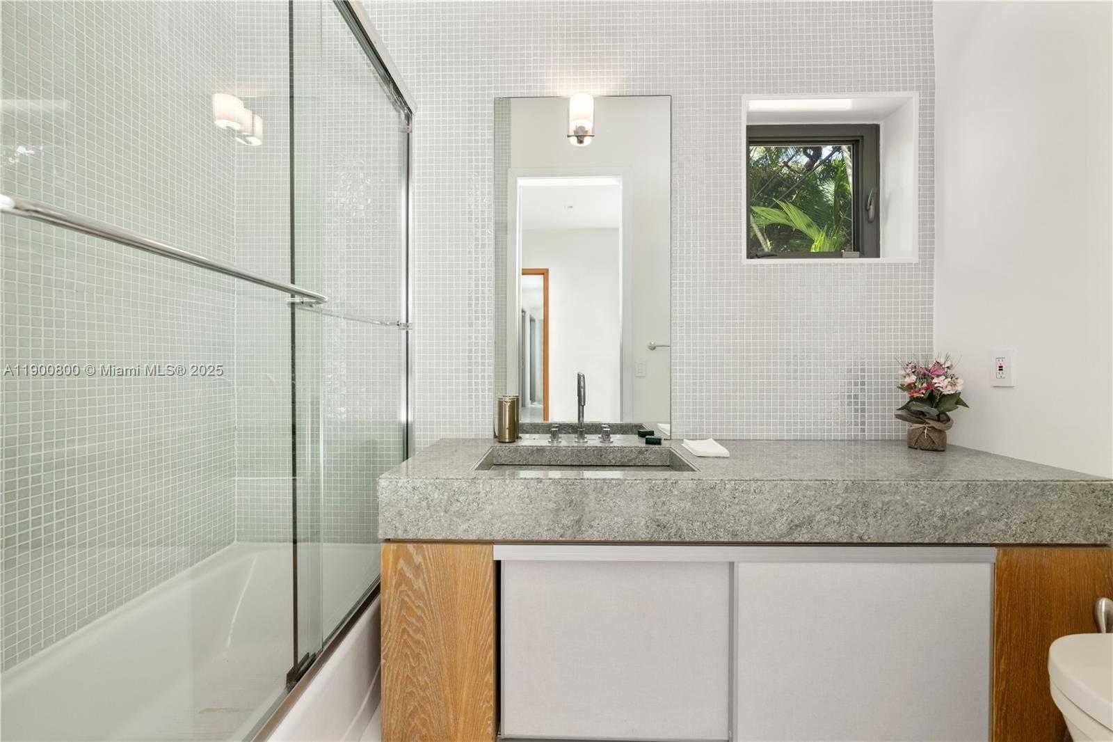 Small Image of 2205 OVERBROOK ST, Miami Number 21
