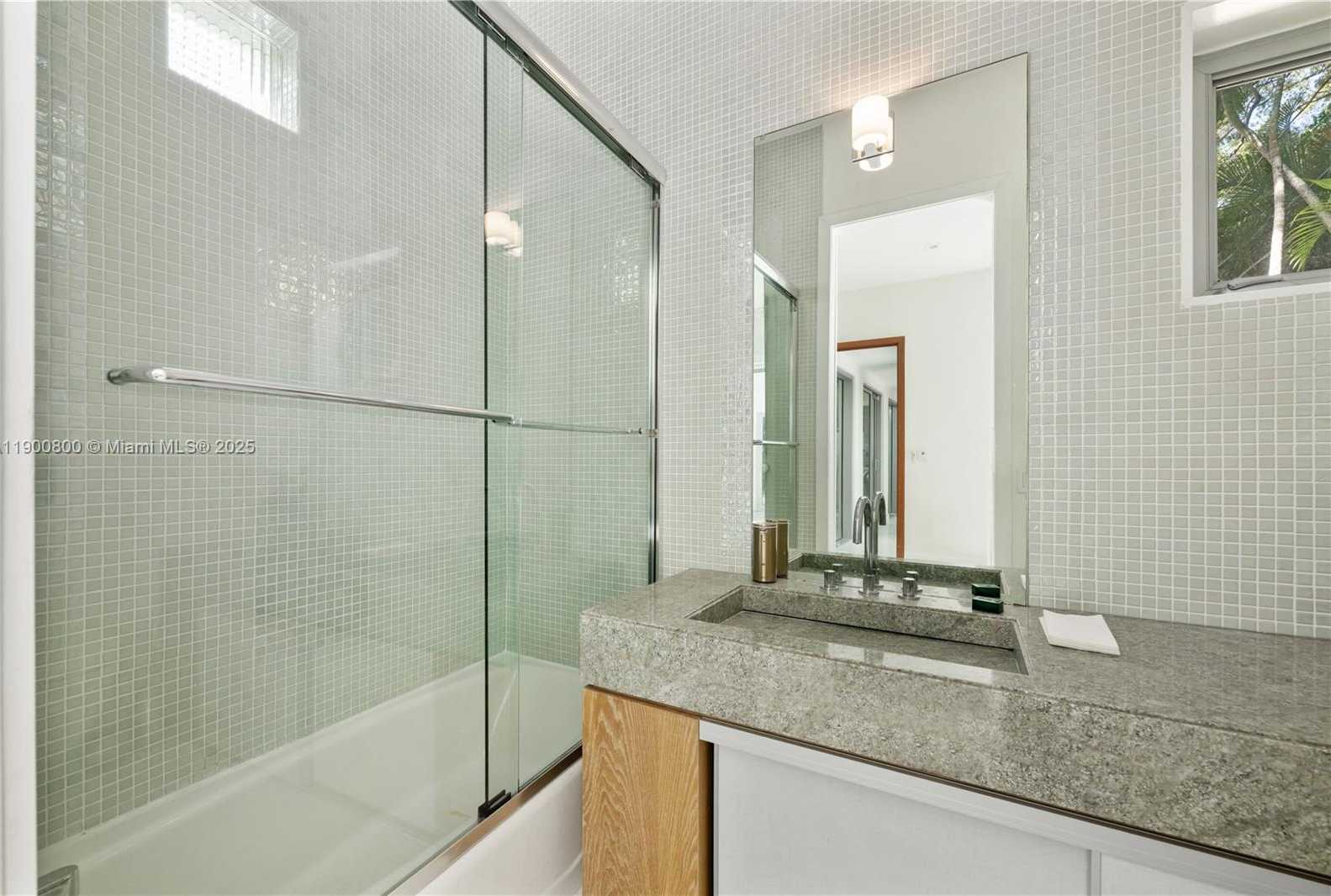 Small Image of 2205 OVERBROOK ST, Miami Number 23