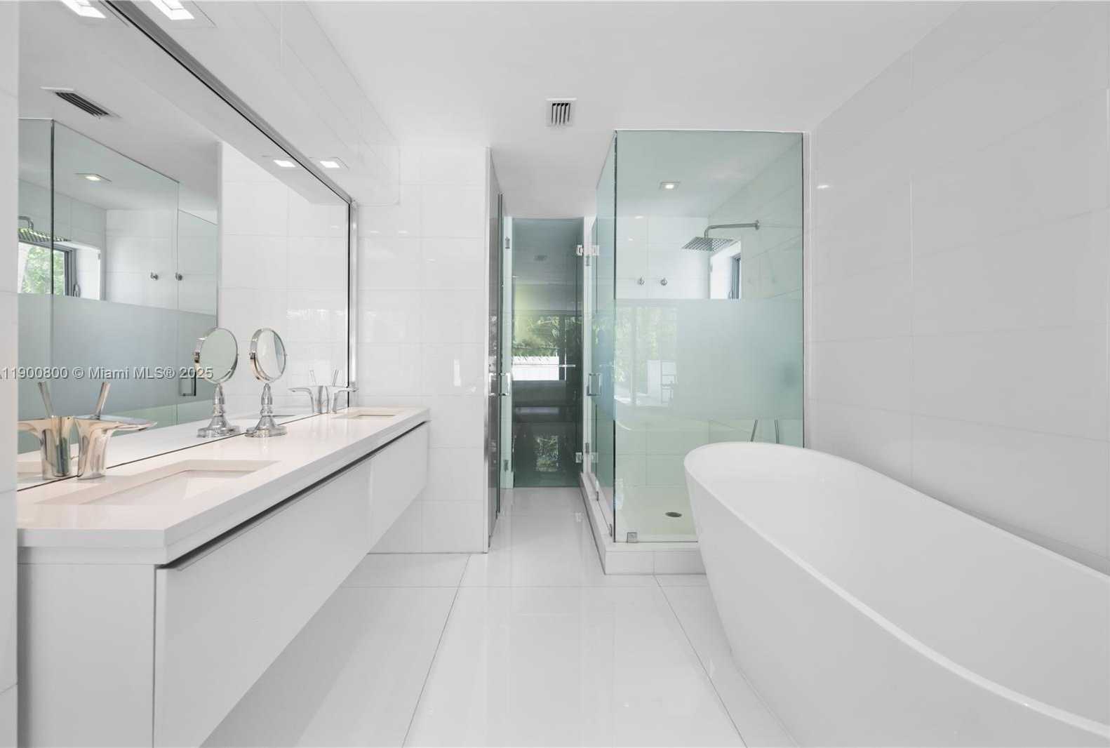 Small Image of 2205 OVERBROOK ST, Miami Number 32