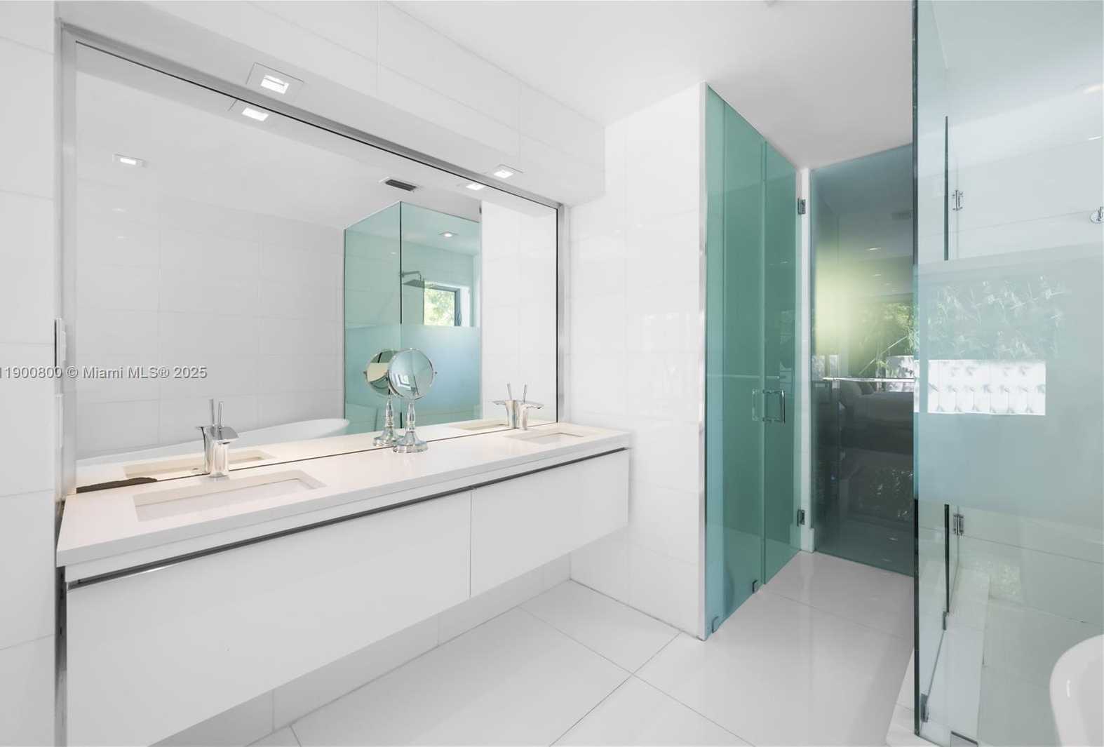 Small Image of 2205 OVERBROOK ST, Miami Number 33
