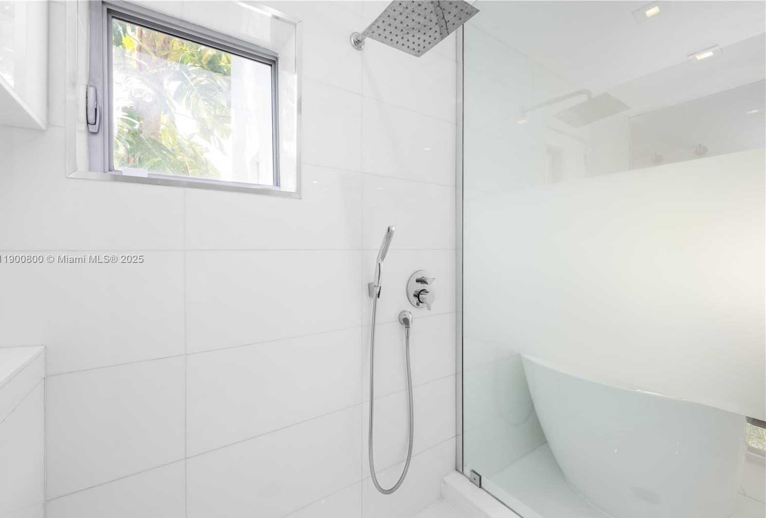 Small Image of 2205 OVERBROOK ST, Miami Number 35