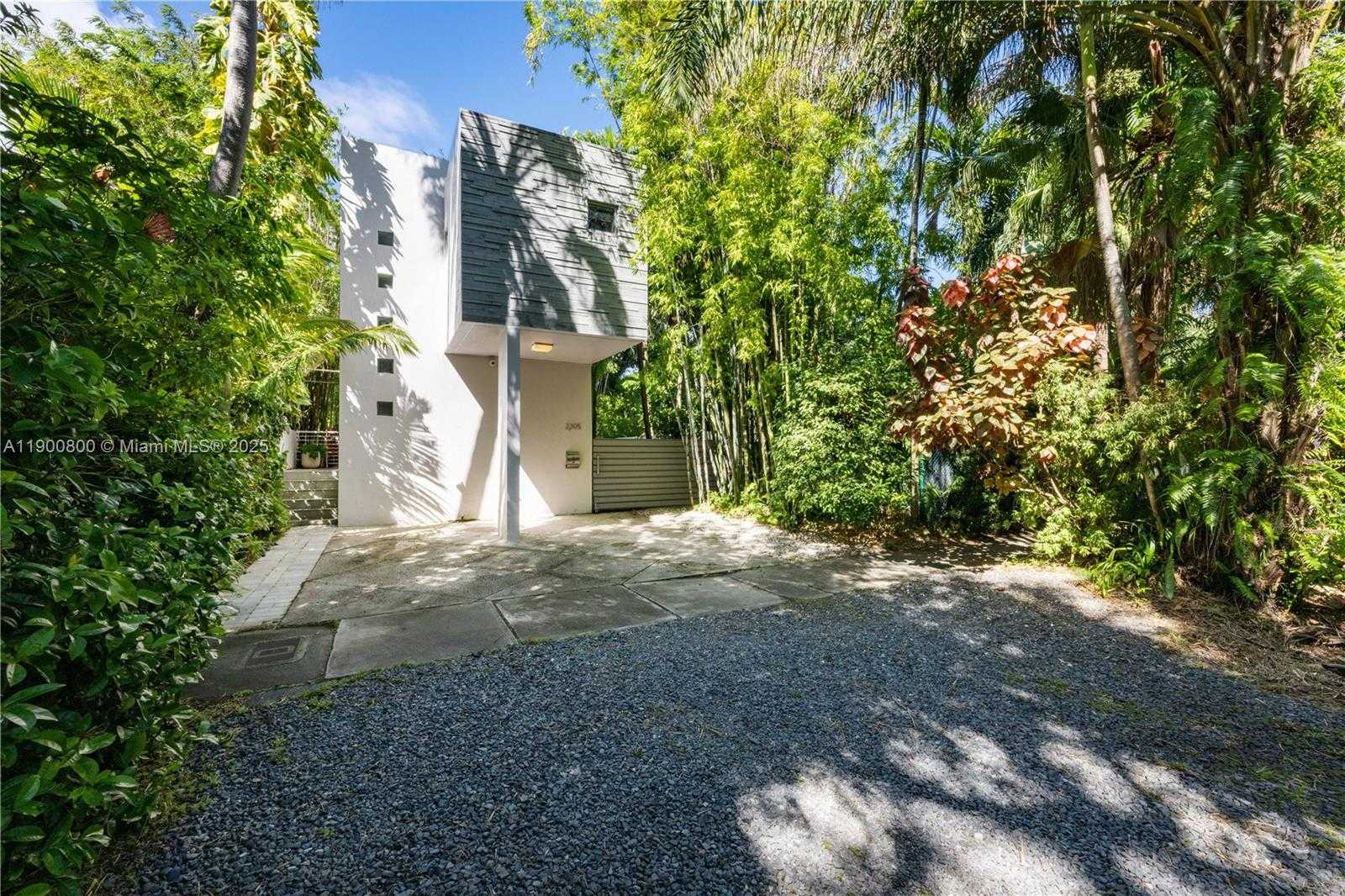 Small Image of 2205 OVERBROOK ST, Miami Number 37