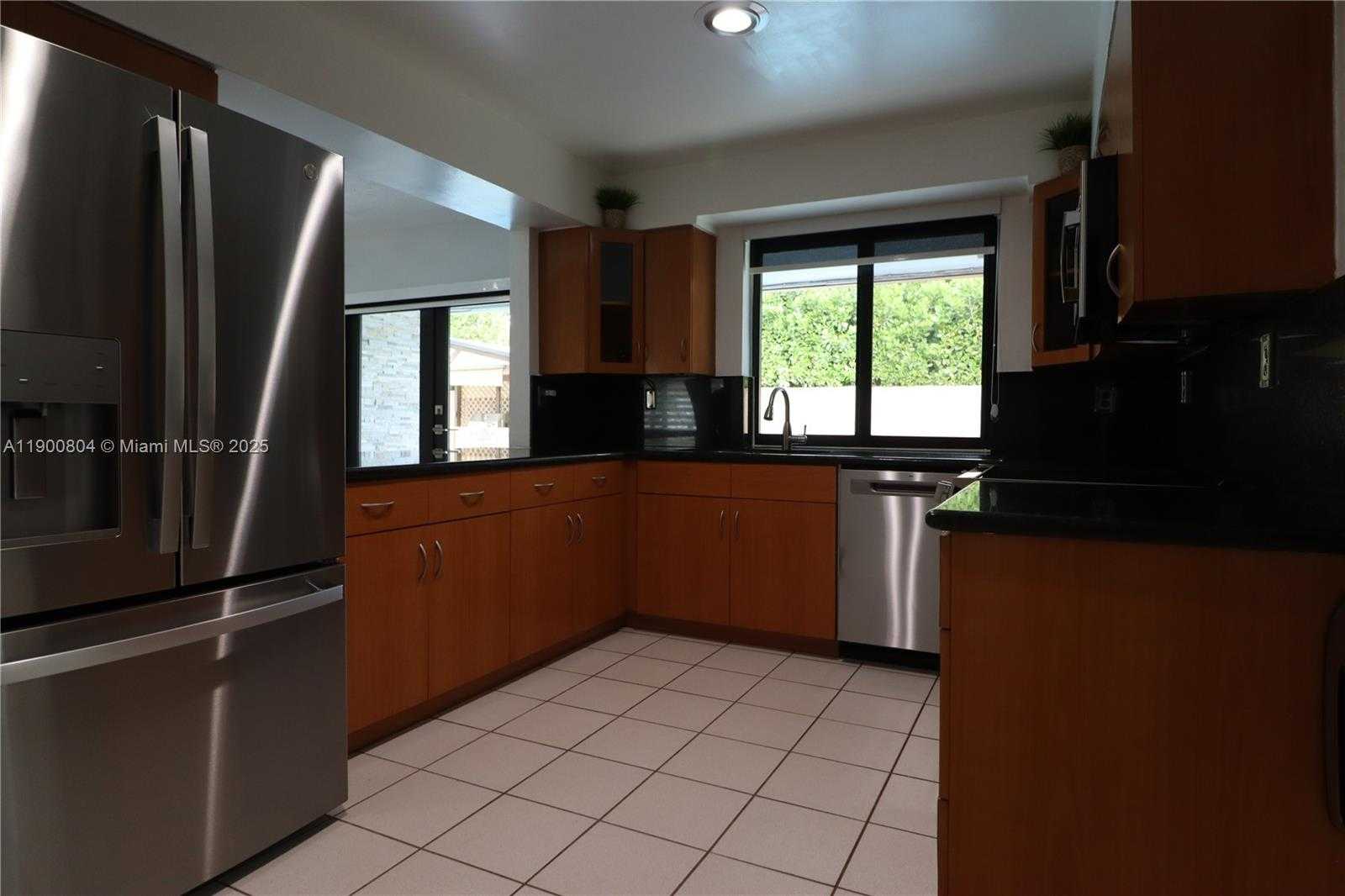 Small Image of 10615 SOUTH WEST 129TH CT, Miami Number 11
