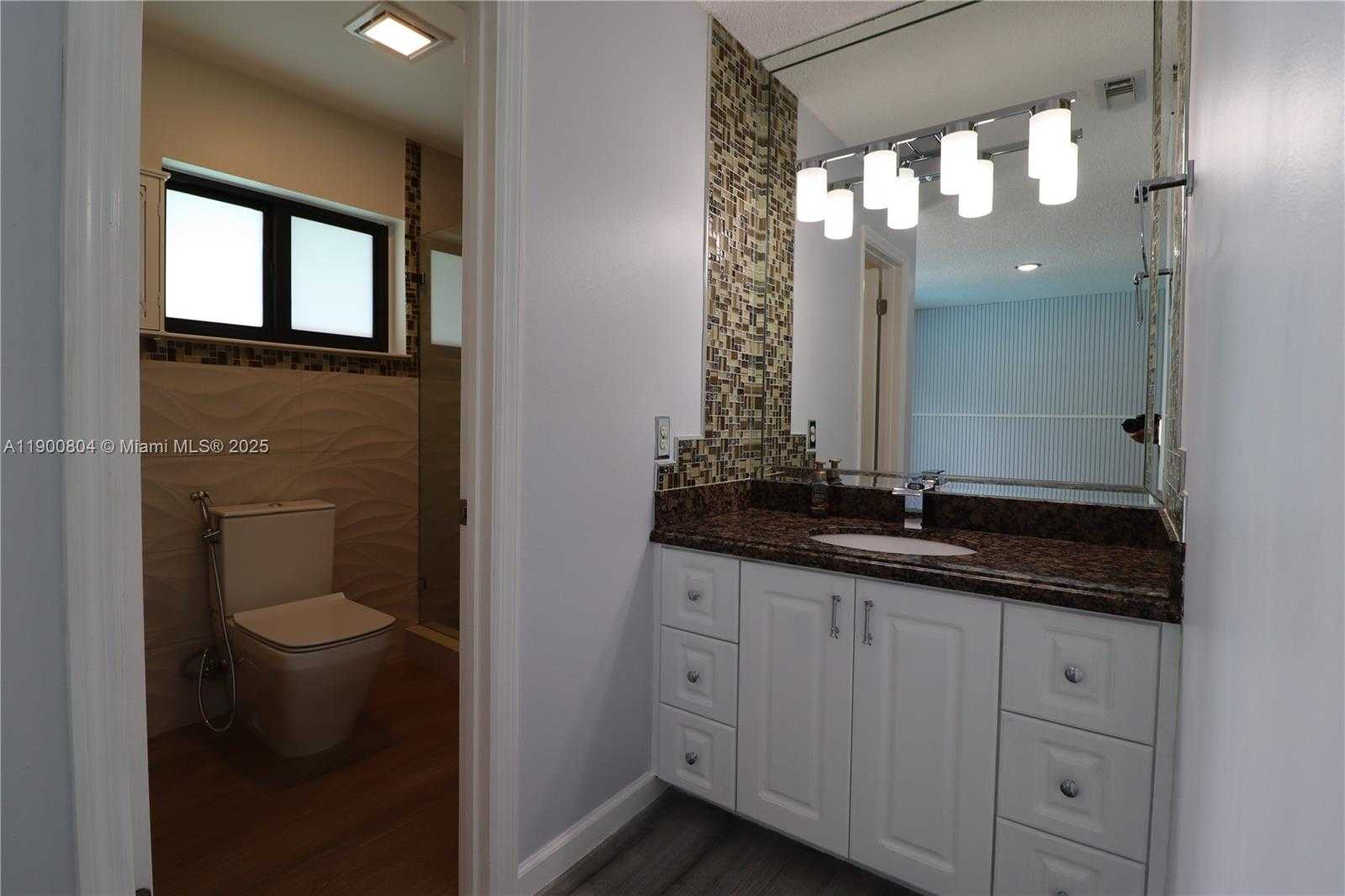 Small Image of 10615 SOUTH WEST 129TH CT, Miami Number 21