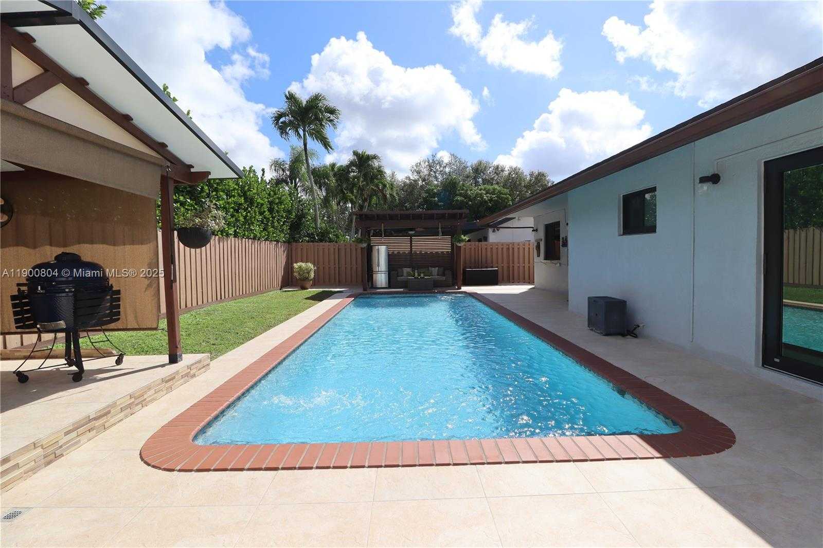Small Image of 10615 SOUTH WEST 129TH CT, Miami Number 23