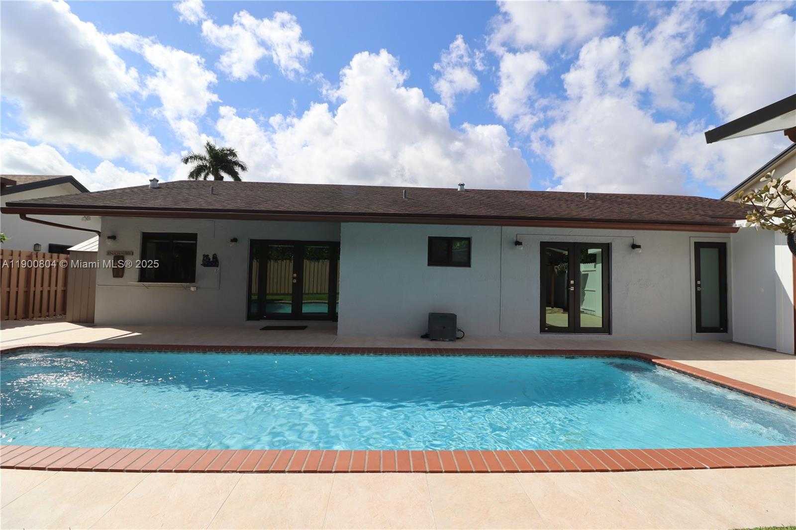Small Image of 10615 SOUTH WEST 129TH CT, Miami Number 24