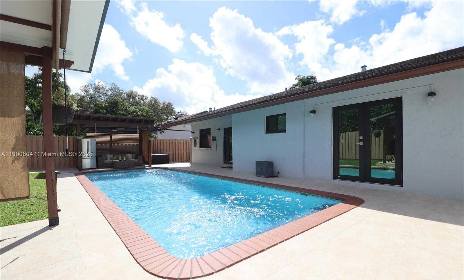 Small Image of 10615 SOUTH WEST 129TH CT, Miami Number 25