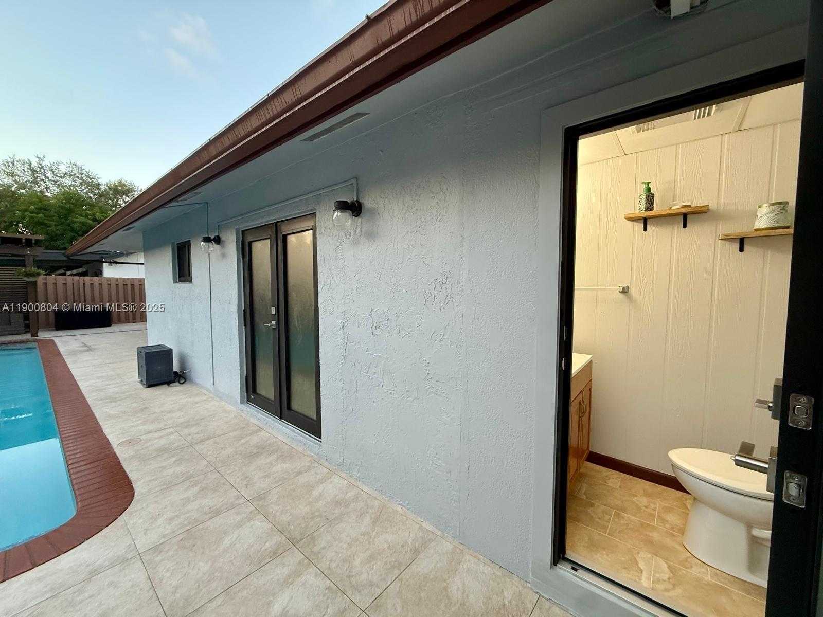 Small Image of 10615 SOUTH WEST 129TH CT, Miami Number 26