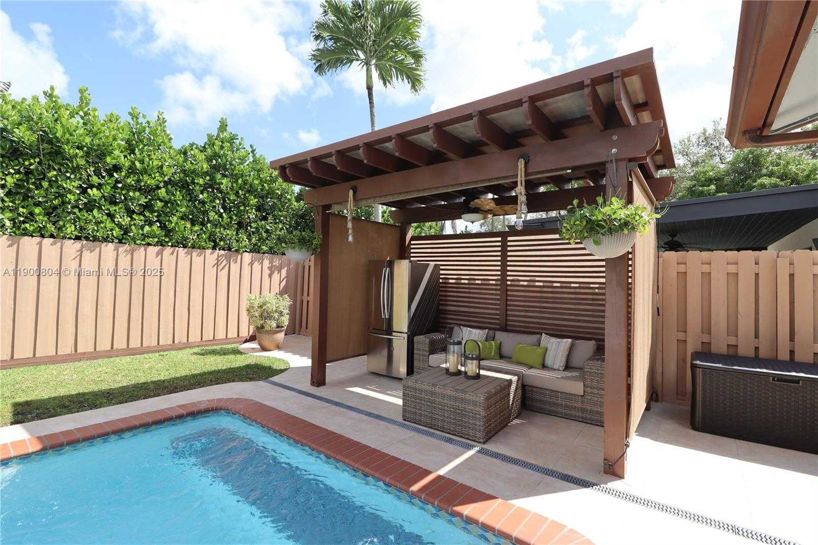 Small Image of 10615 SOUTH WEST 129TH CT, Miami Number 27