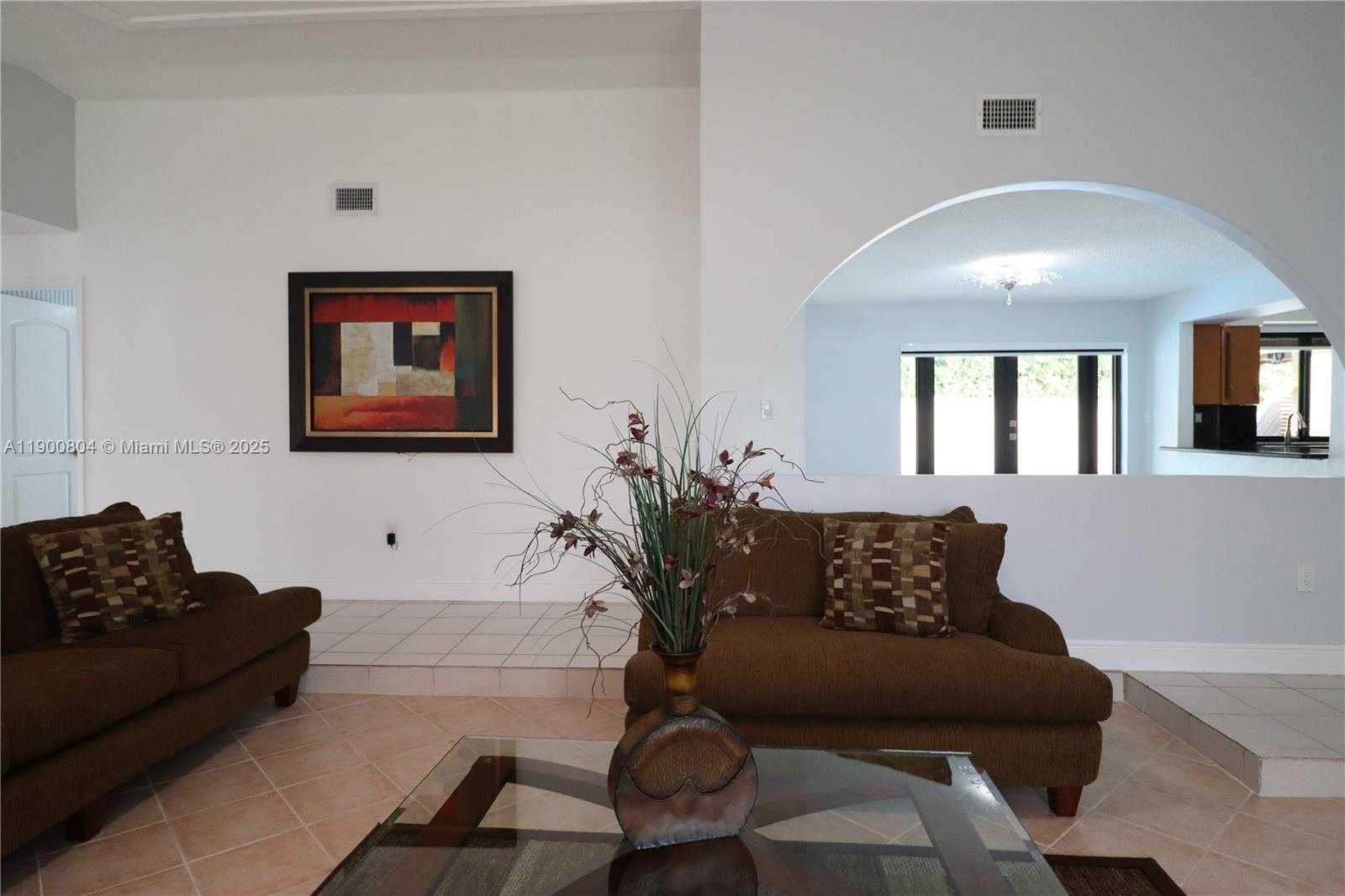 Small Image of 10615 SOUTH WEST 129TH CT, Miami Number 6