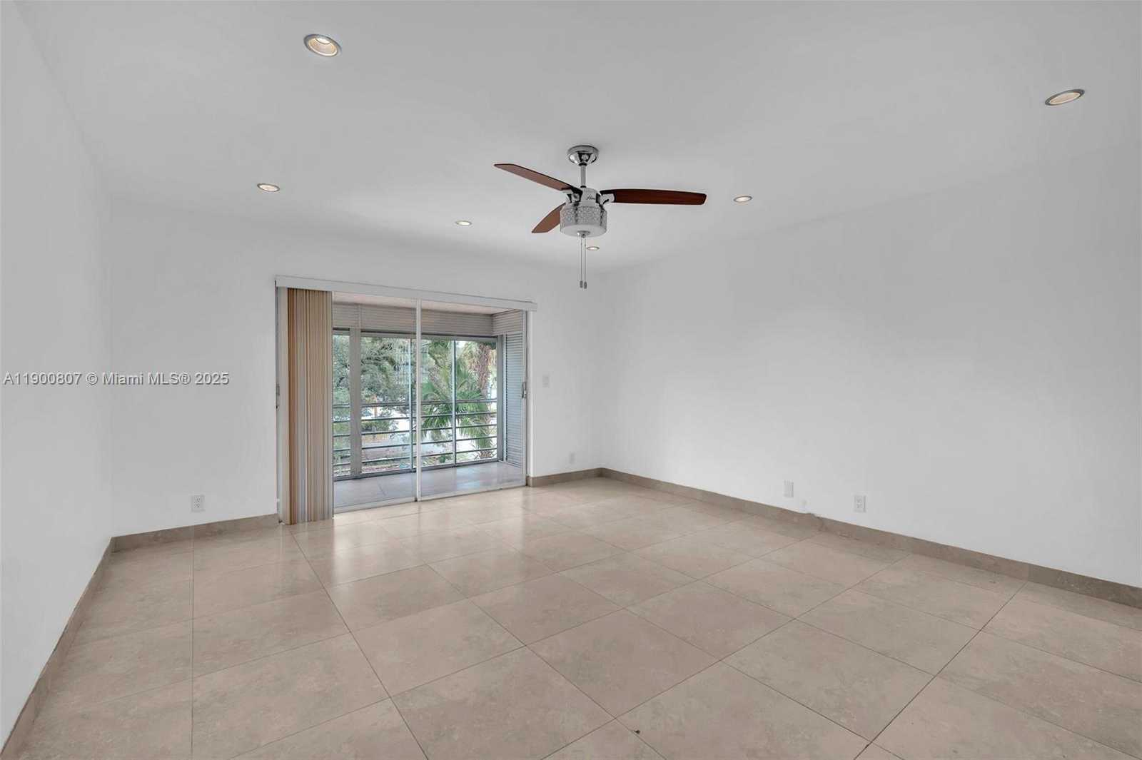 Small Image of 5790 STIRLING RD #304, Hollywood Number 11