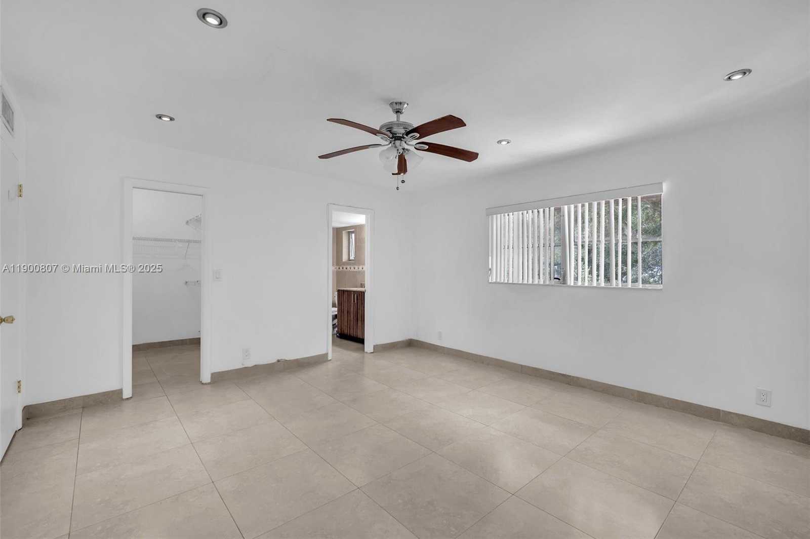 Small Image of 5790 STIRLING RD #304, Hollywood Number 17