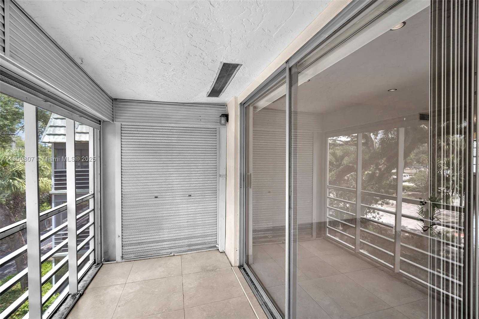 Small Image of 5790 STIRLING RD #304, Hollywood Number 19