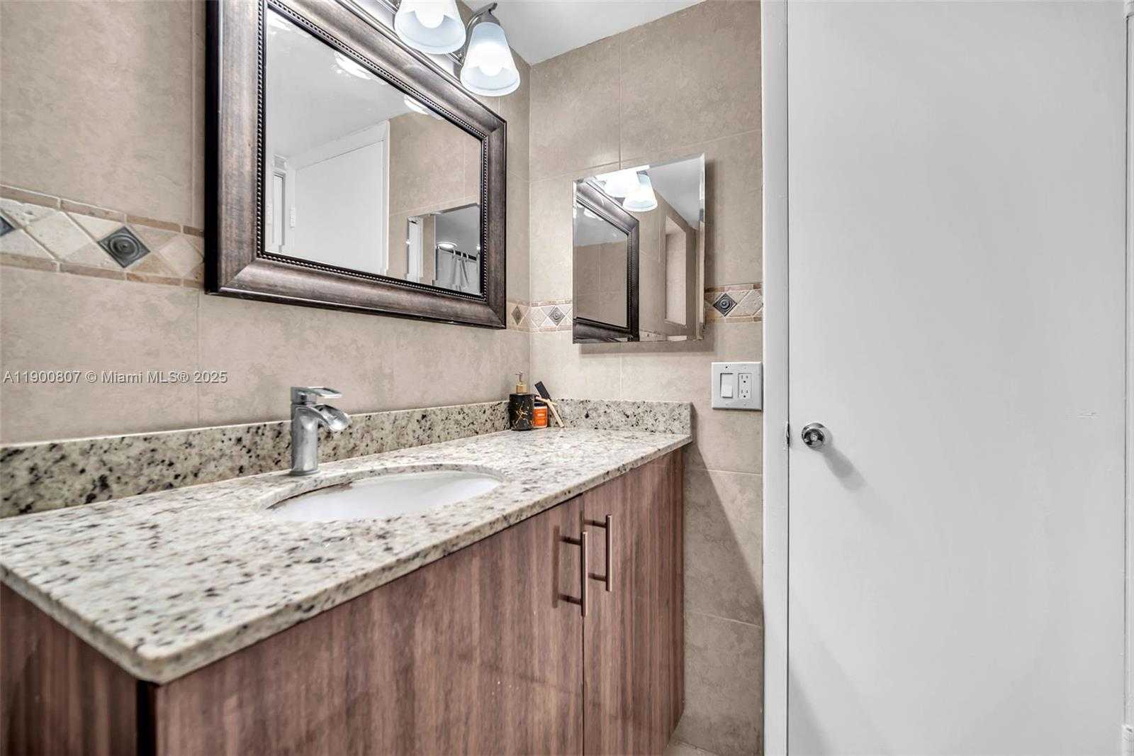 Small Image of 5790 STIRLING RD #304, Hollywood Number 22