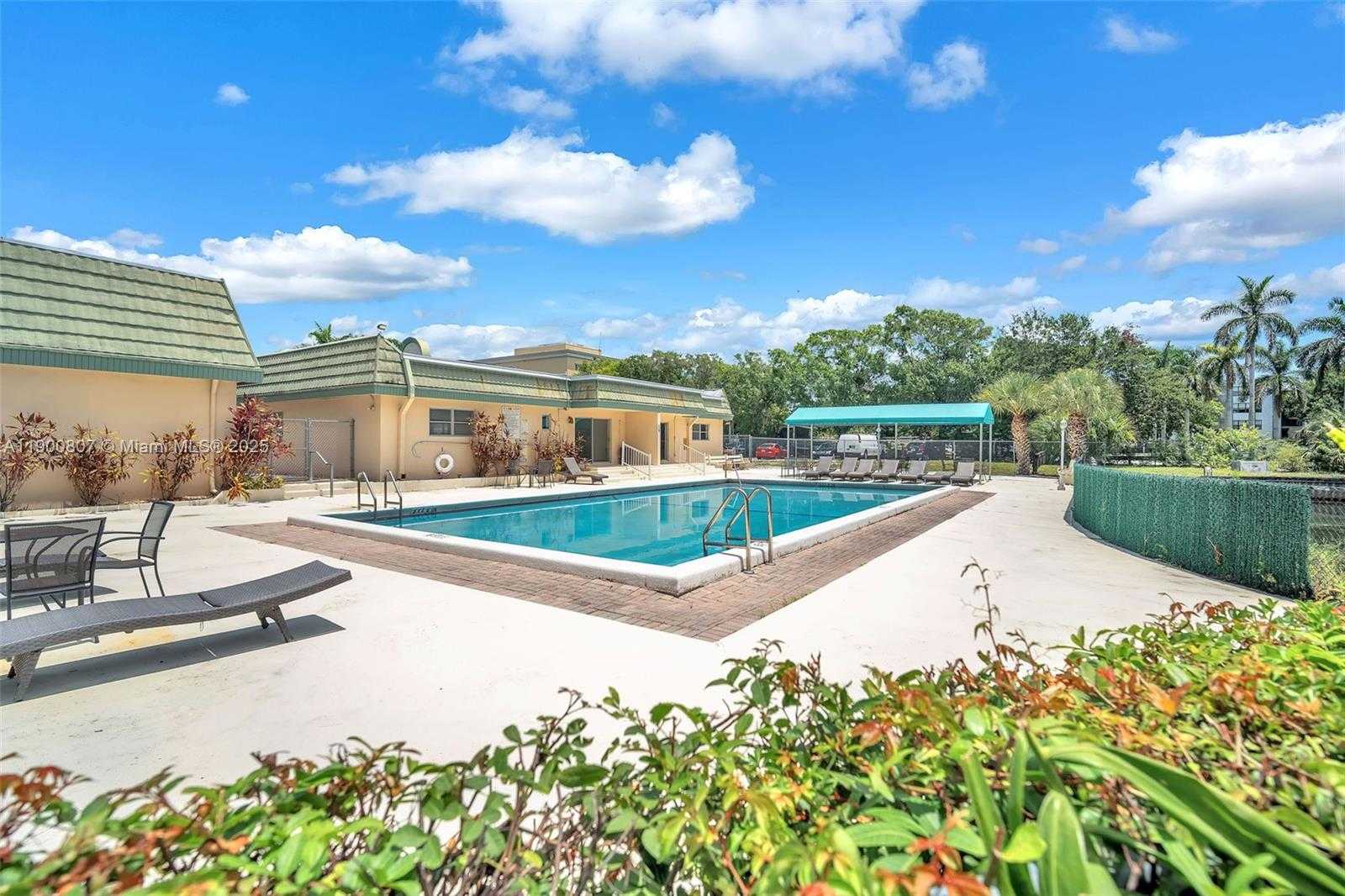 Small Image of 5790 STIRLING RD #304, Hollywood Number 27