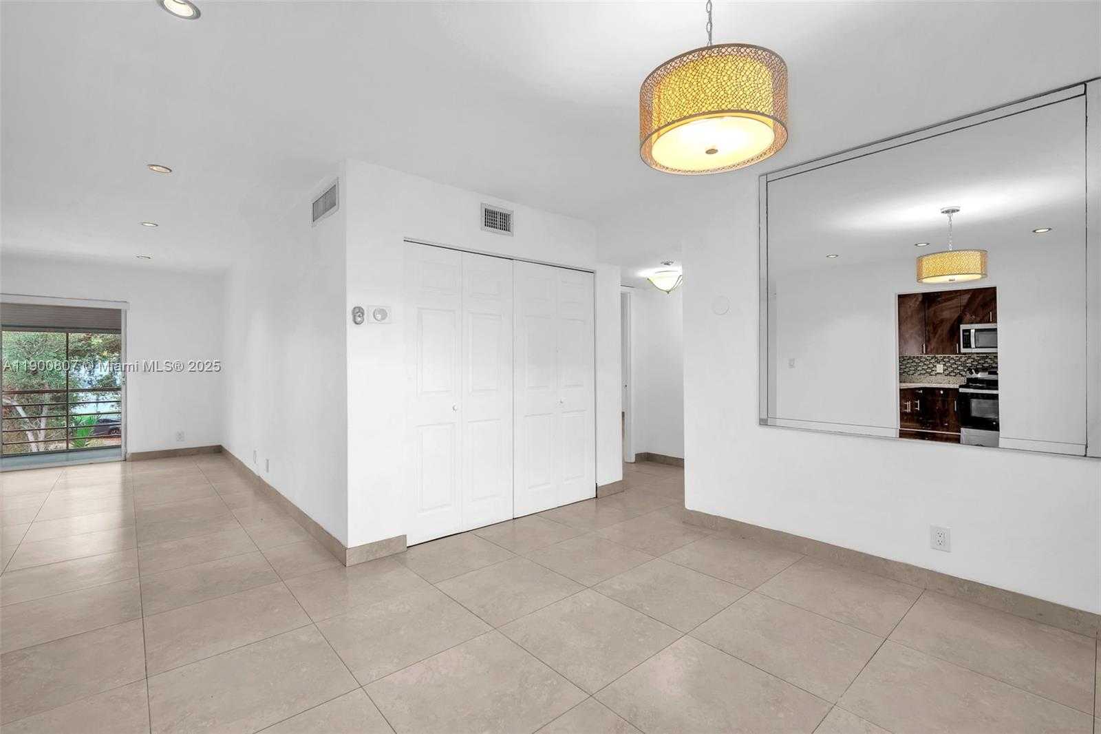 Small Image of 5790 STIRLING RD #304, Hollywood Number 6