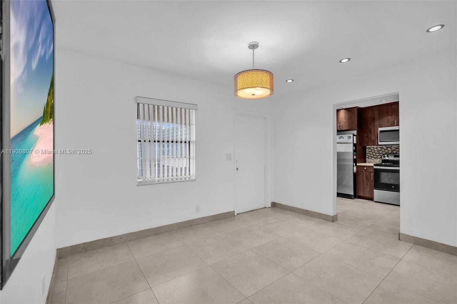 Small Image of 5790 STIRLING RD #304, Hollywood Number 8