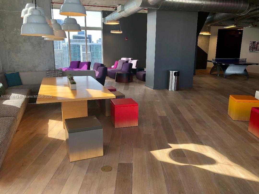 Imagen de Pequeño Objeto