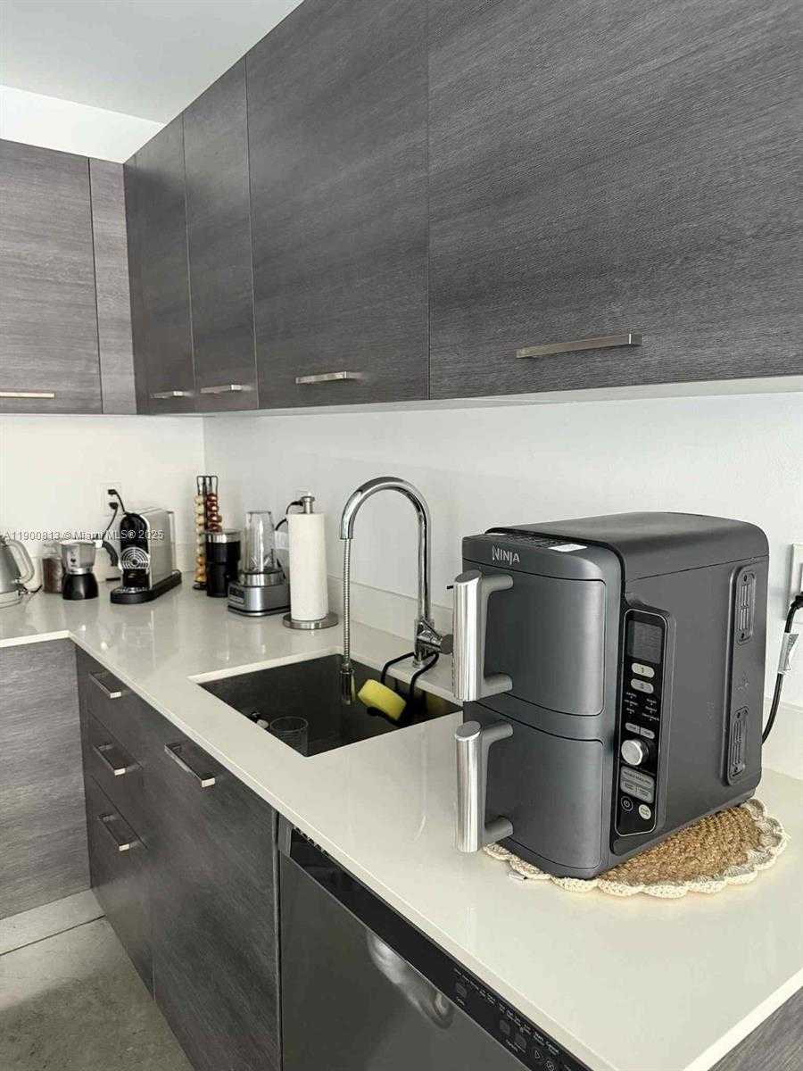 Imagen de Pequeño Objeto