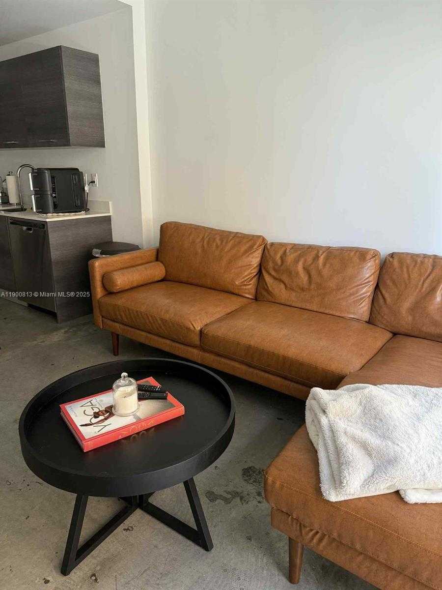 Imagen de Pequeño Objeto