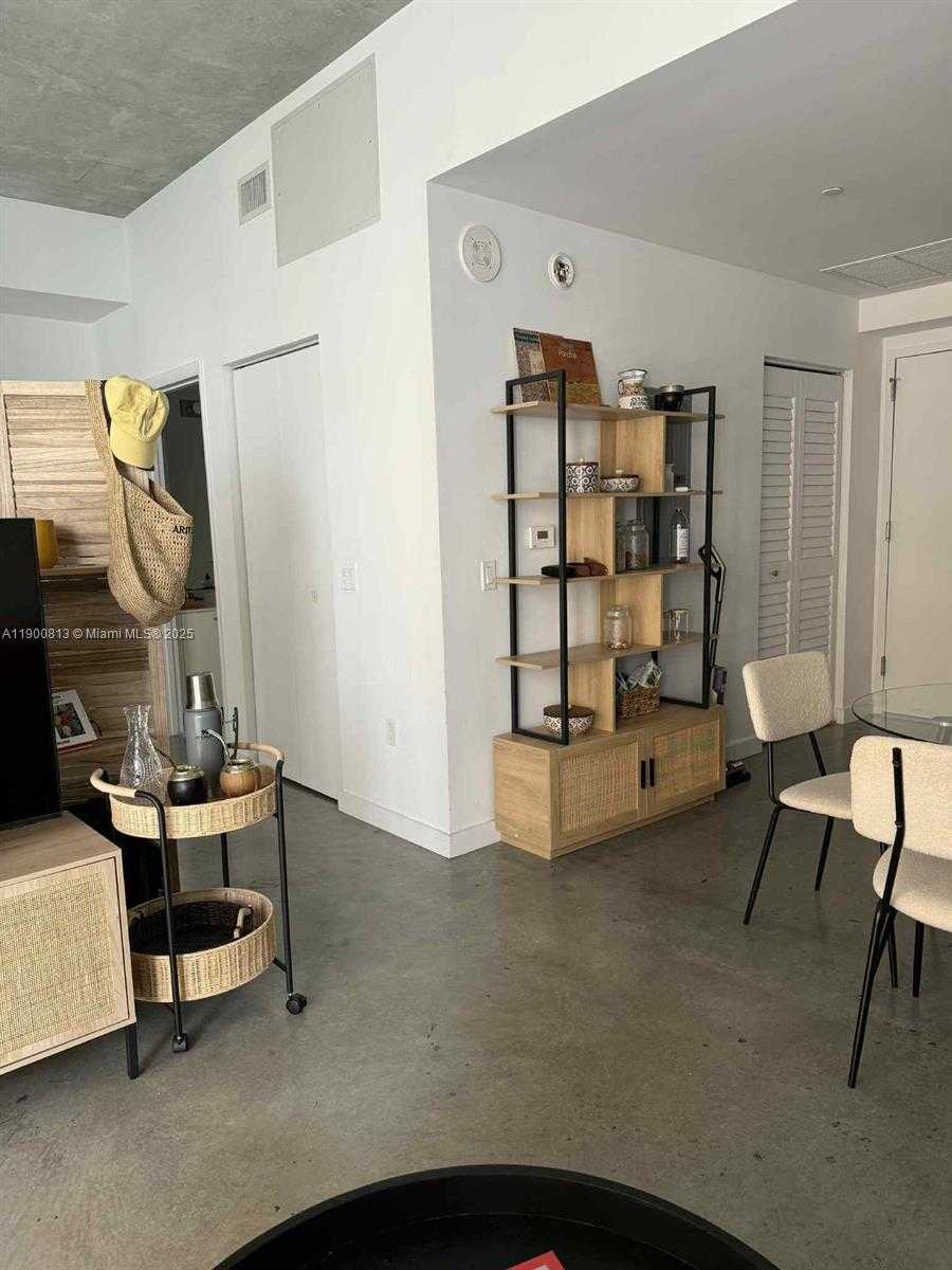 Imagen de Pequeño Objeto